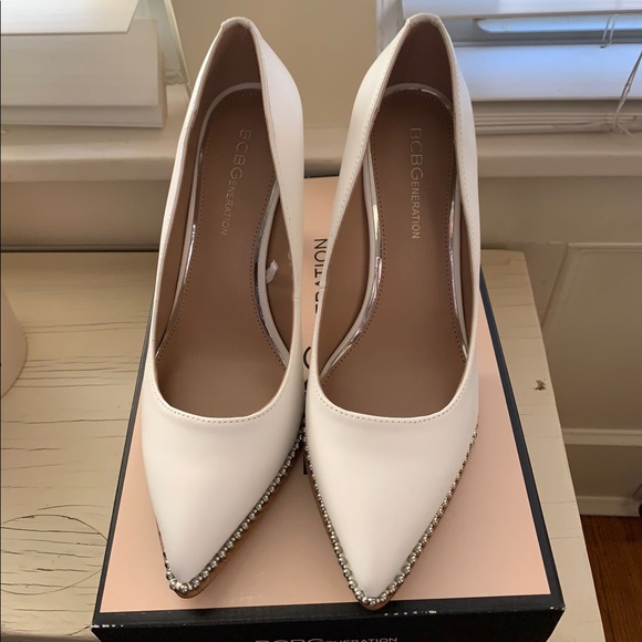 BCBGENERATION Holli Pointed Toe Pump - Picture 3 of 8